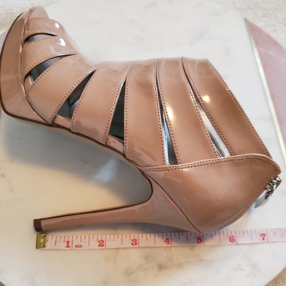 Guess Nude Heels - Picture 8 of 8
